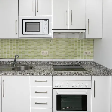 Fantastico Apartamento En El Centro De Estepona Con Parking Privado Διαμέρισμα